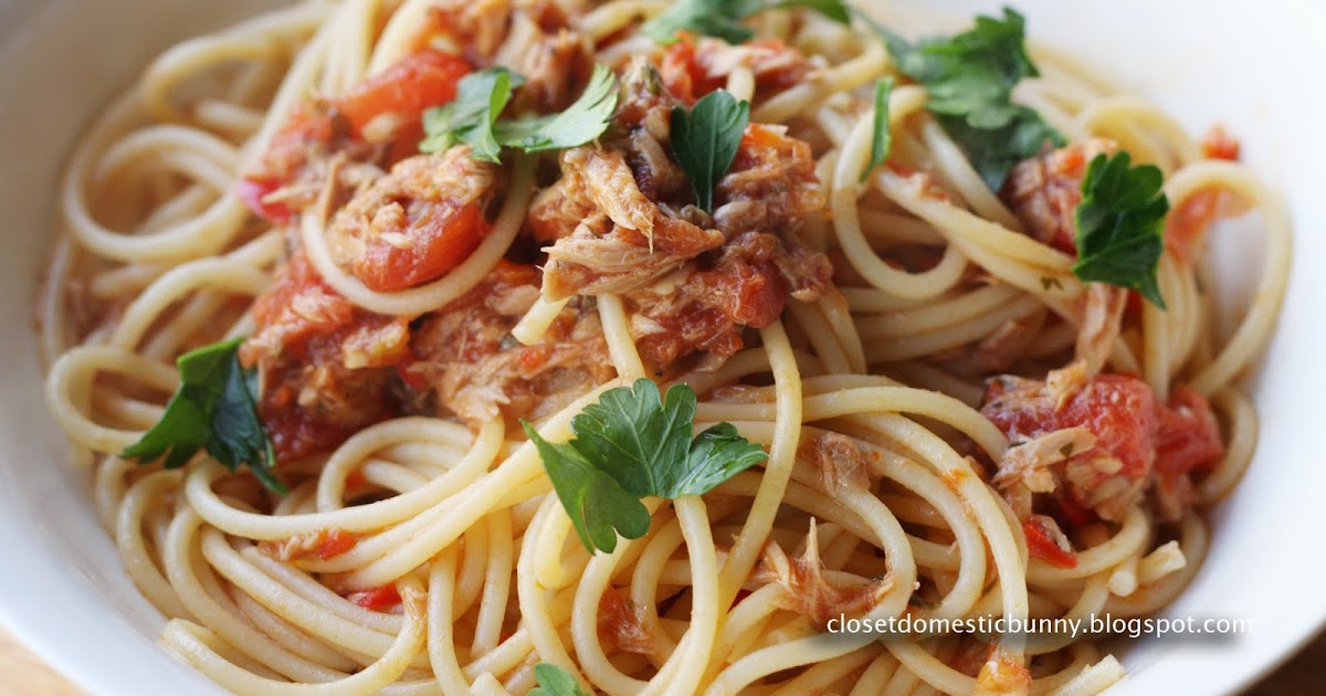 cooking. eating. carousing. spaghettini with tuna sauce