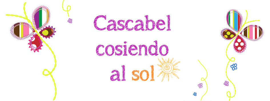 Cascabel cosiendo al sol