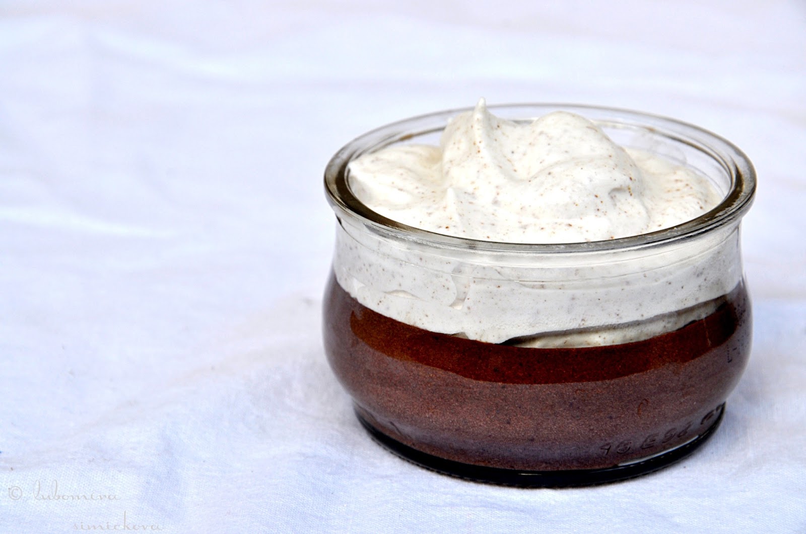 CoLoRes, SaBoRes, oLoRes...CoLoRs, TaSTeS, SmeLLS chocolate mousse with cinnamon whipped cream