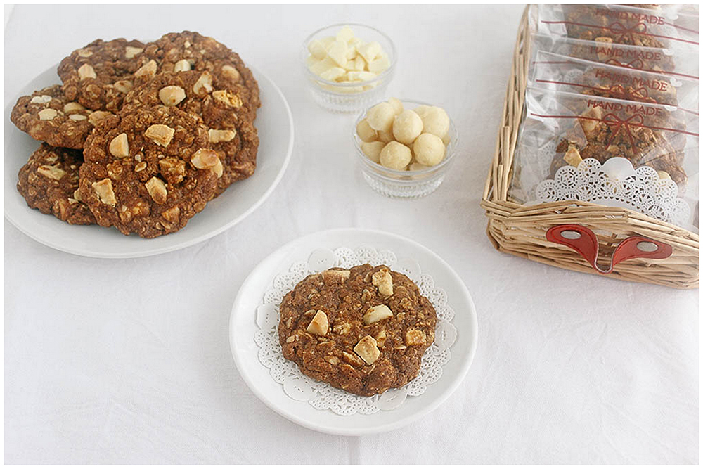 Foodagraphy. By Chelle. Macadamia Nut White Chocolate Oatmeal Cookies