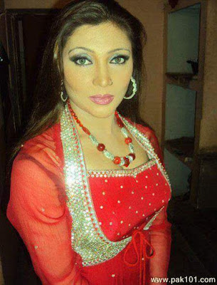 Khushboo Khan Live Stage Dance Without Bra