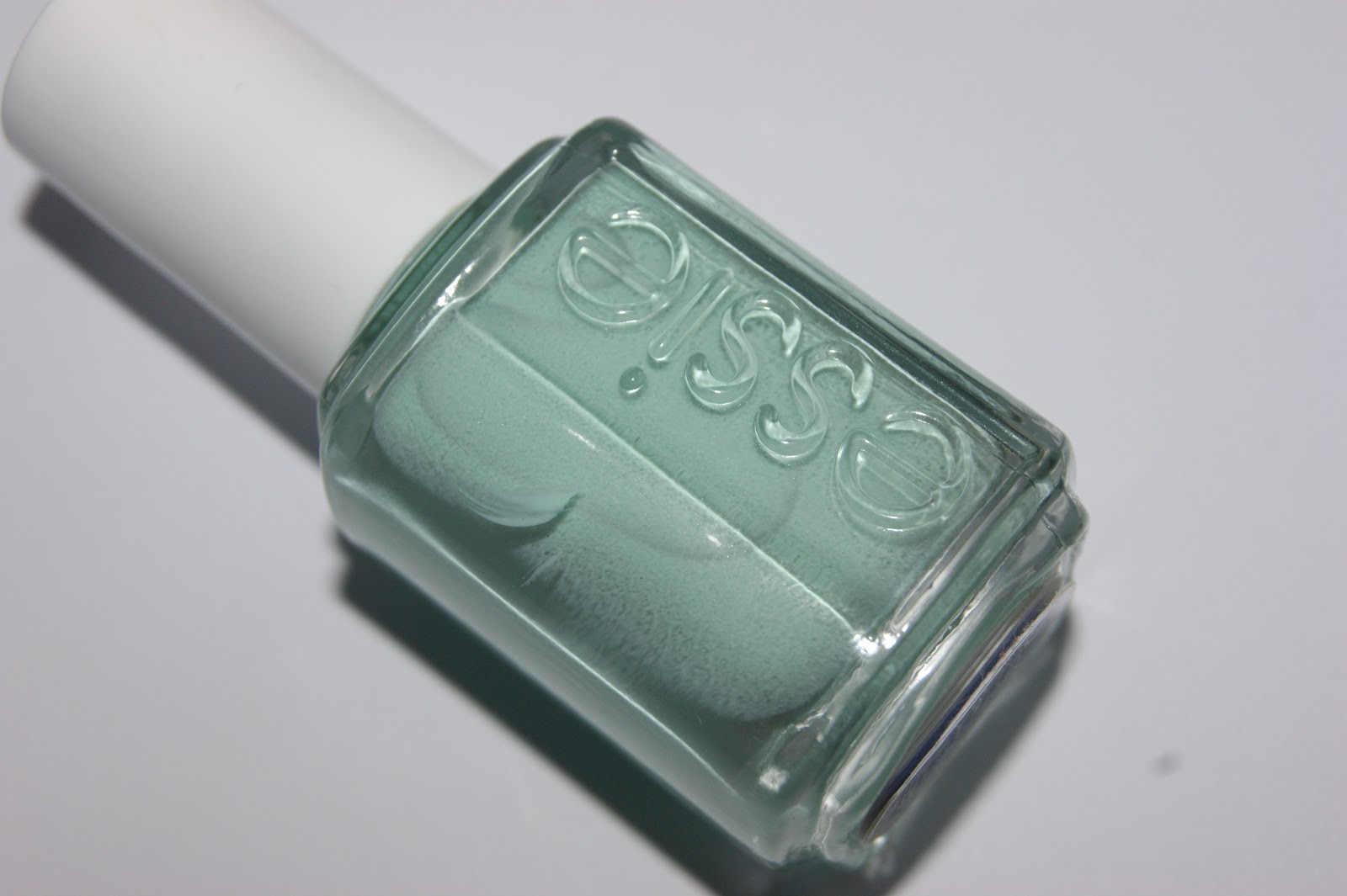 Essie Mint Candy Apple Nail Lacquer - Review