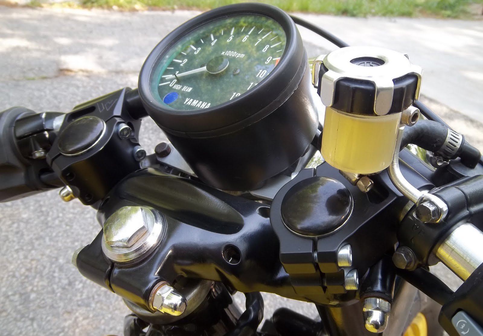 Hell Kustom Yamaha XS500 By Karnage Kustomz