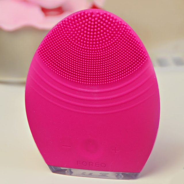 Foreo Luna Mini What Does It Do?