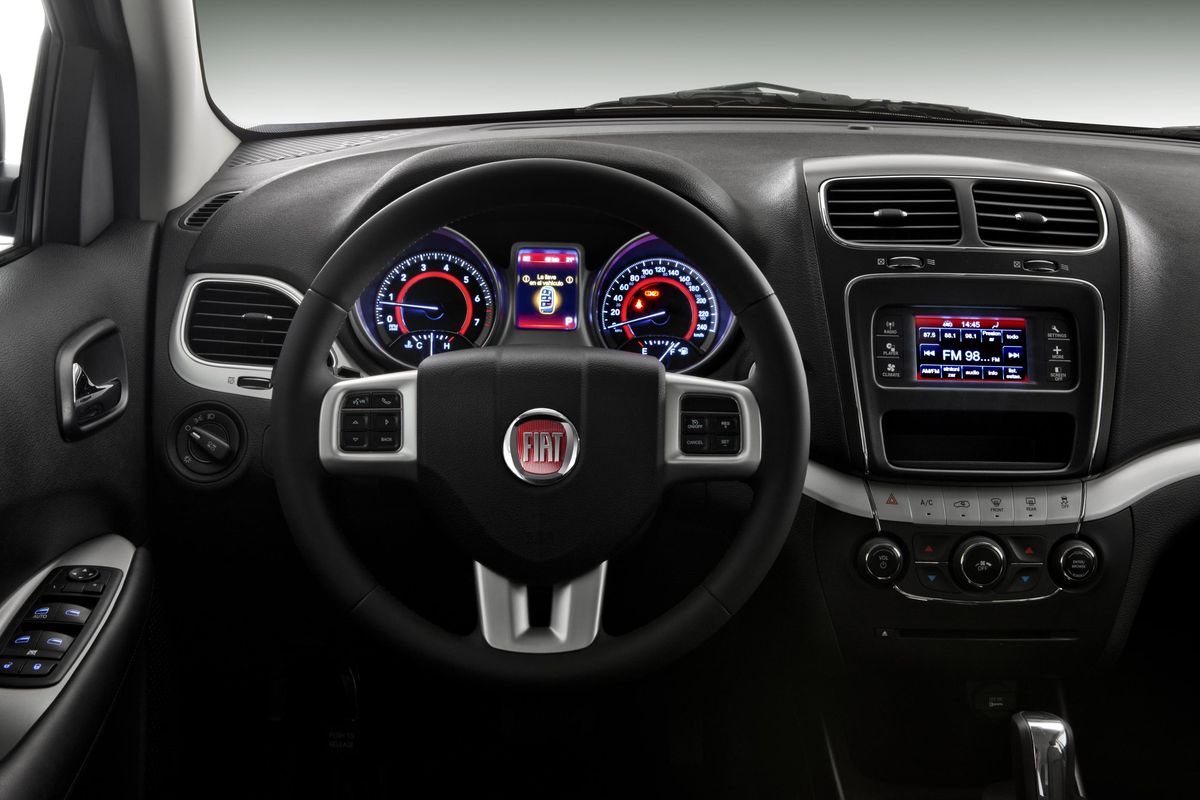 Avaliação - Fiat Freemont | AutoNotícias