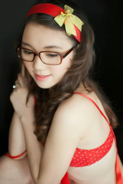 gai dep 9x viet khoe than nong bong chao don noel