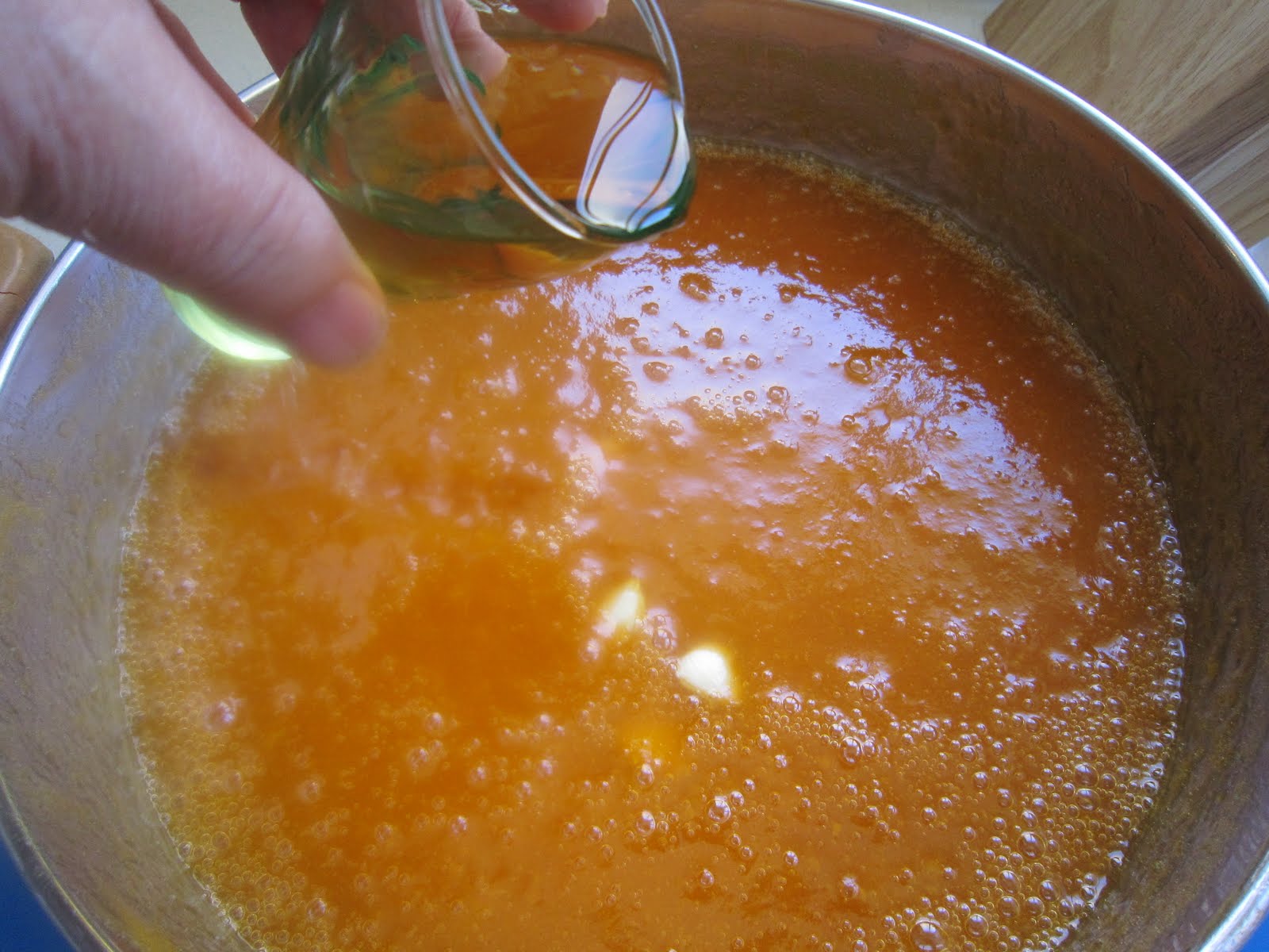 Guisadora Duncan: Mermelada de albaricoque y el objetivo más dulce.