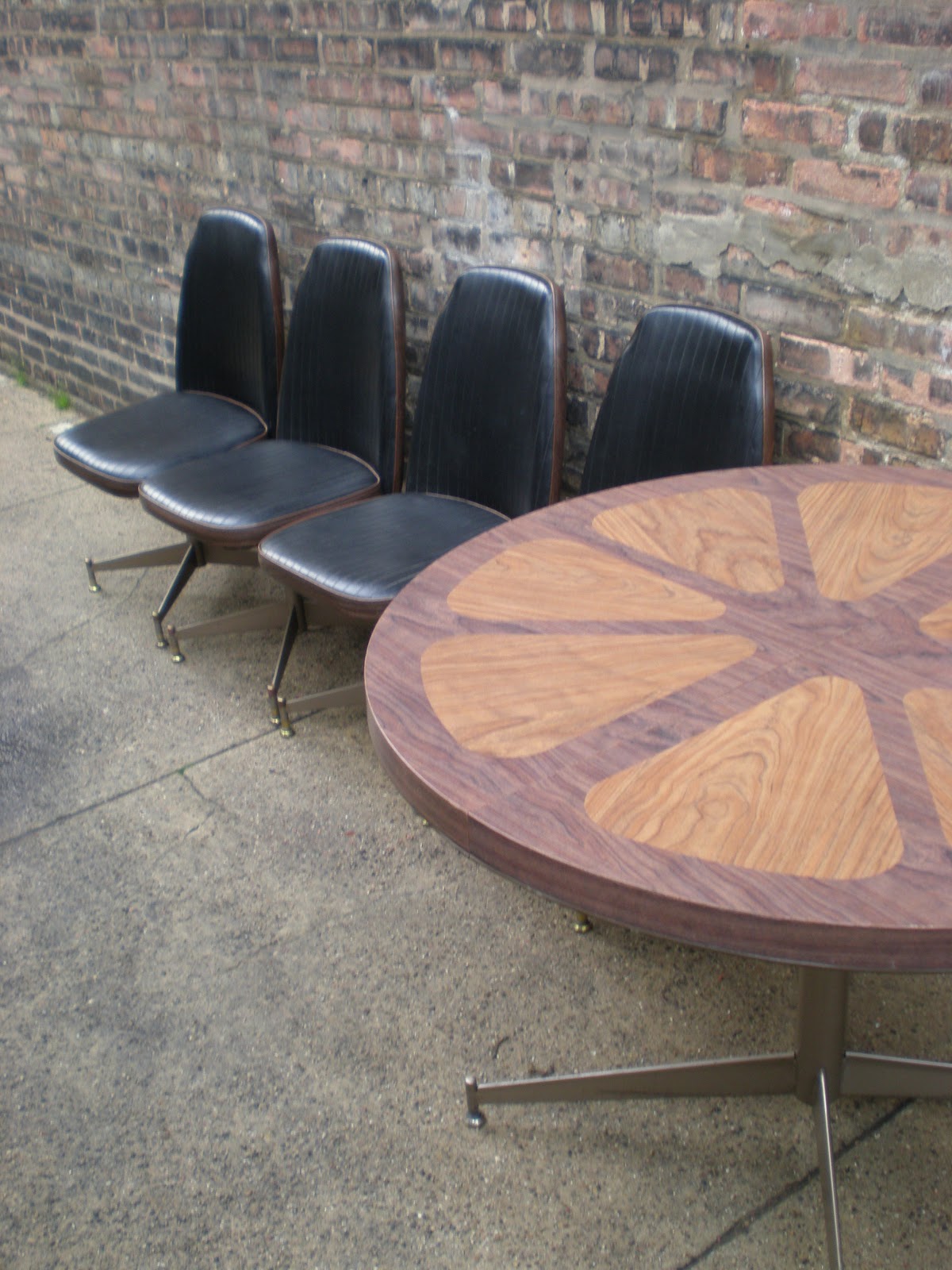 Mid Century Chicago Table and 4 Matching Swivel Chairs