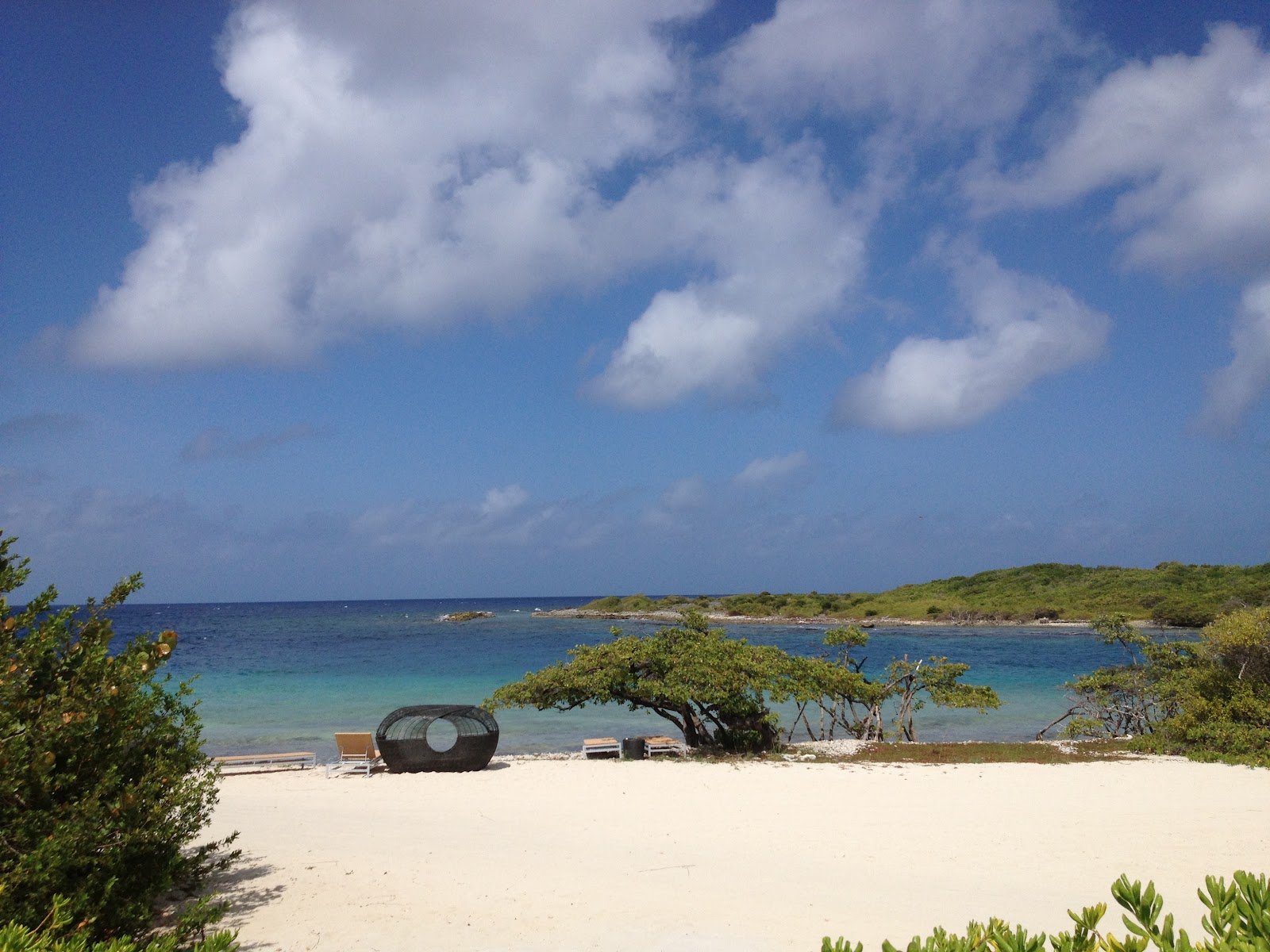 2 Girls & A Bikini Curacao Surprisingly Happy