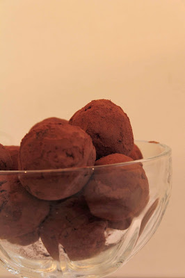 Trufas de chocolate aromatizadas con cardamomo y ron