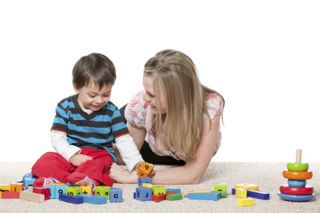 Hướng dẫn bố mẹ chọn đồ chơi giúp trẻ thông minh hơn