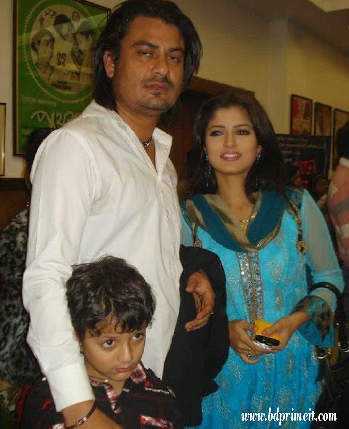 Srabanti Chatterjee family photo