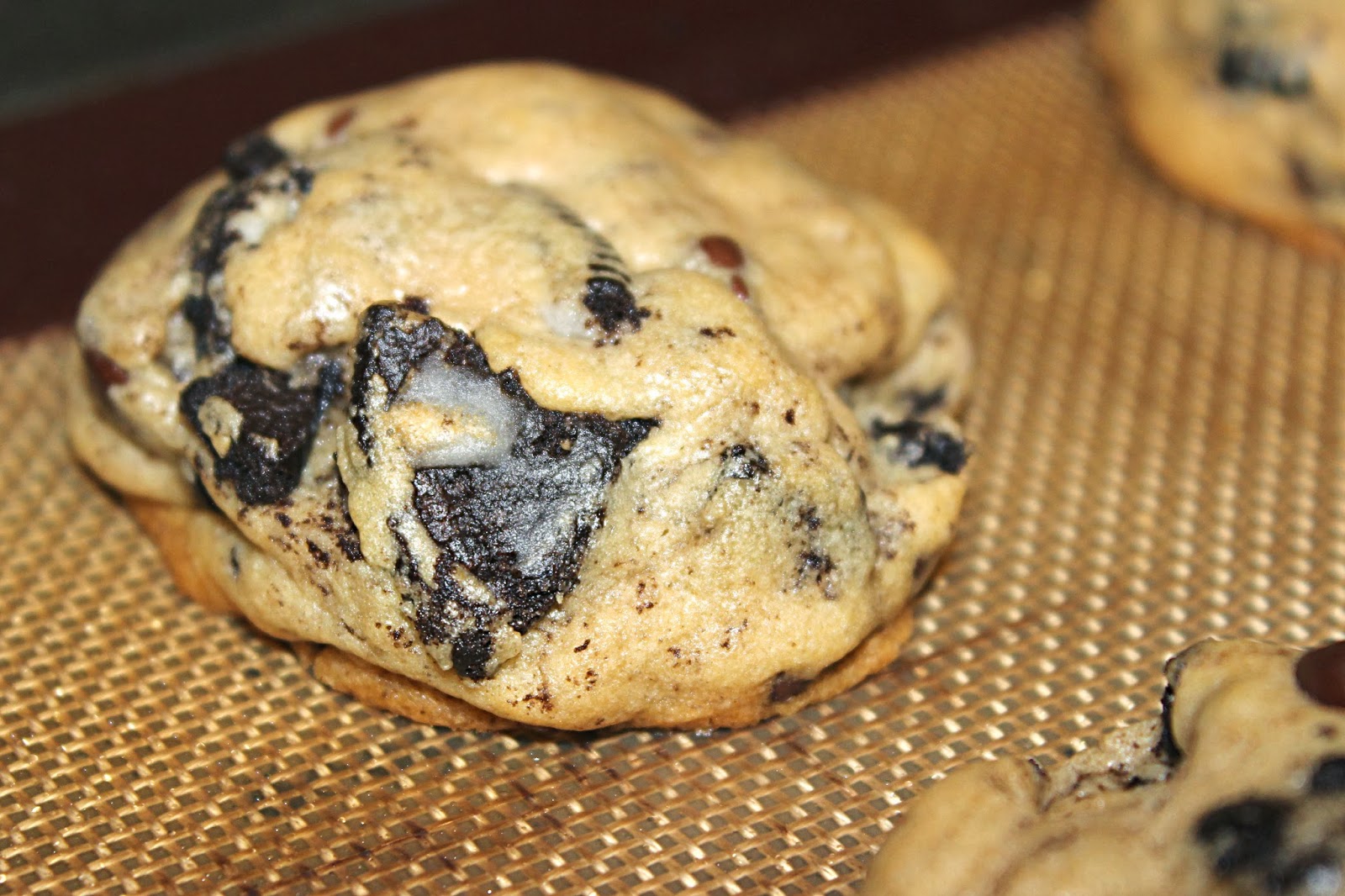 sugar & spice Chocolate Chip Oreo Cookies