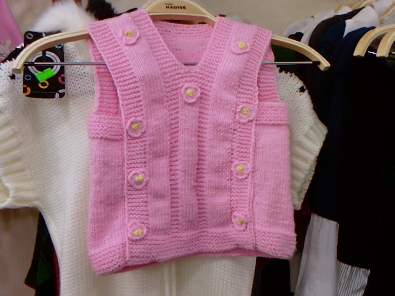 crochehand yandan düğmeli örgü bebek yeleği