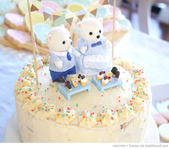 sylvanian families cake