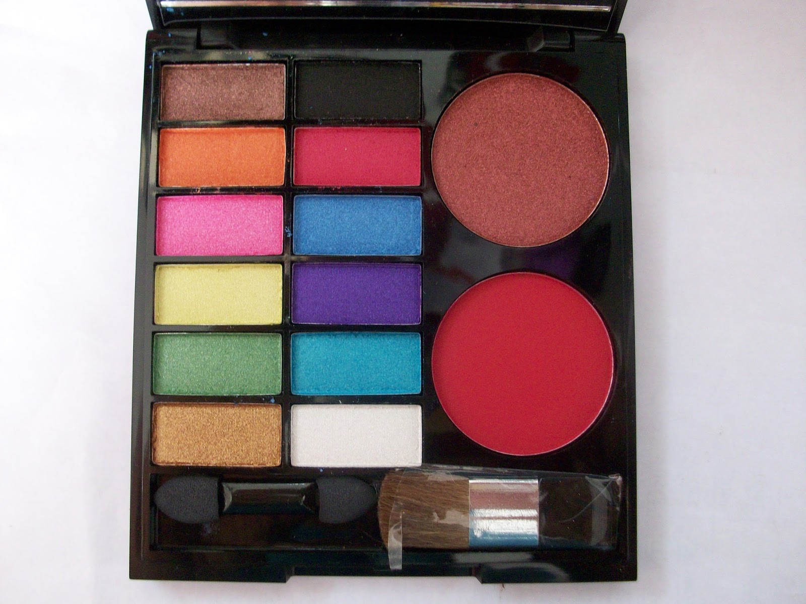 Product Review Zaron eyeshadow palette in 'Showstopper' Barbara