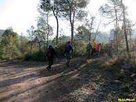 Agafant el corriol cap a les runes del mas Garrigosa. Autor: Carlos Albacete Agafant el corriol cap a les runes del mas Garrigosa. Autor: Carlos Albacete