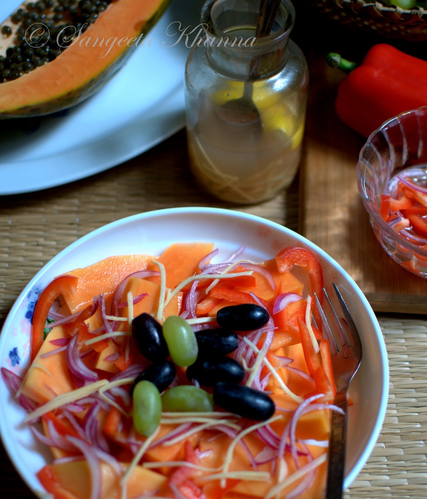 Papaya salad that helps in getting a good skin and more improving gut