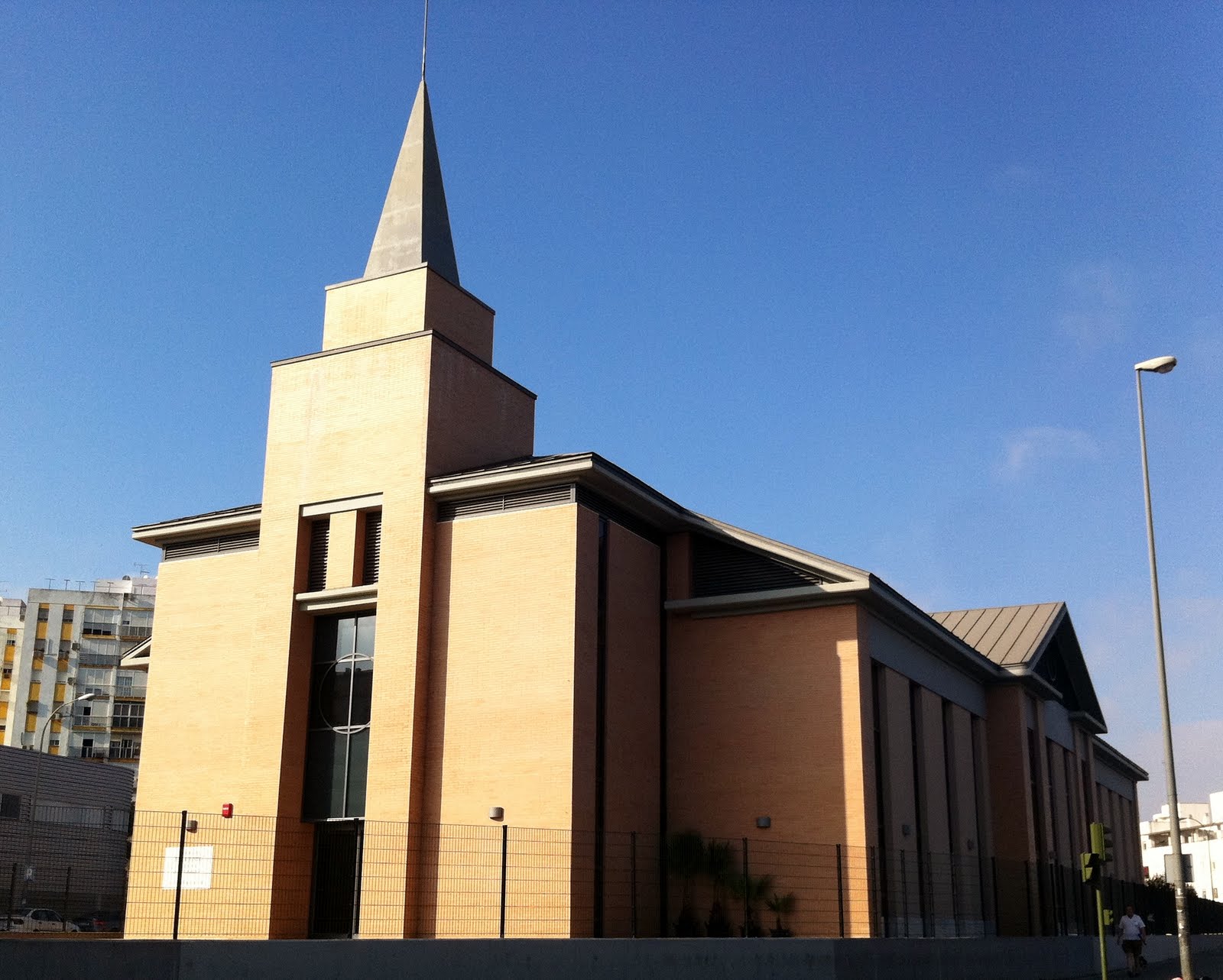 Sevilla Daily Photo Una nueva iglesia.