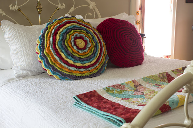 Catherine Holman Folk Art Make a Friendship Braid Quilt Friendship quilt braid friendships fitting woven seems together think title