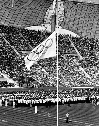 خلافات في أولمبياد لندن 2012 بسبب ما حدث في أولمبياد ميونخ سنة 1972 1972+Olympics+Munich+Massacre-10
