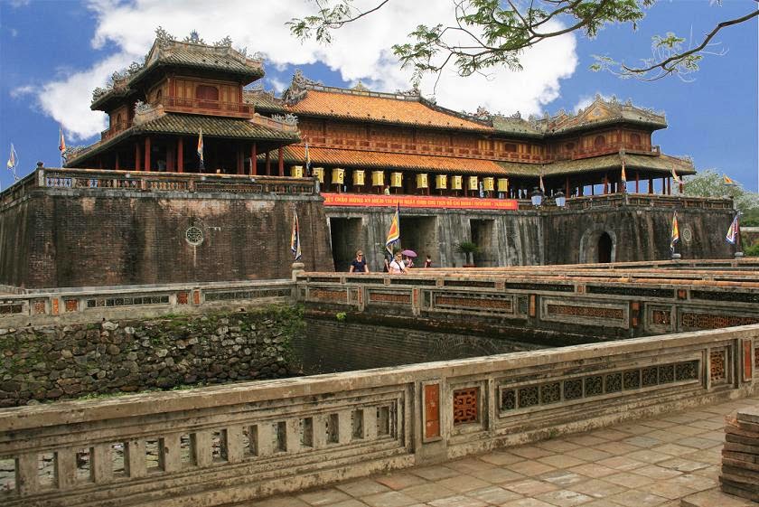 cổng ngọ môn đại nội huế