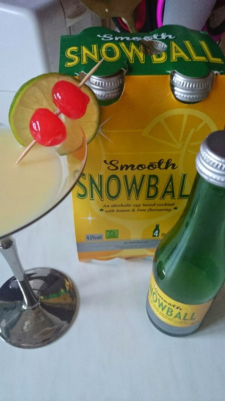 United Cakedom Snowball {cocktail review}