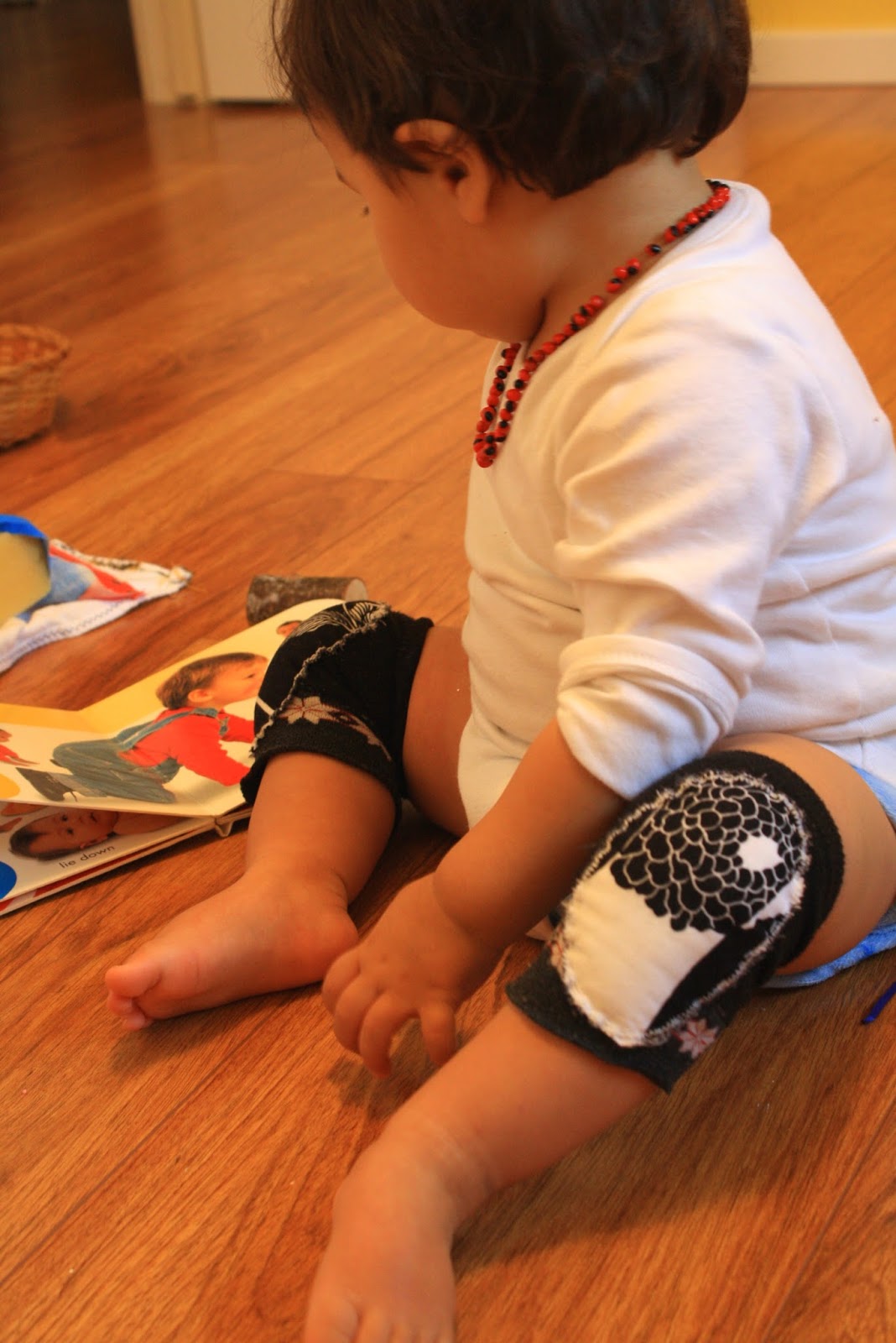 Olives and Pickles Crawling Knee Pads for Baby TUTORIAL