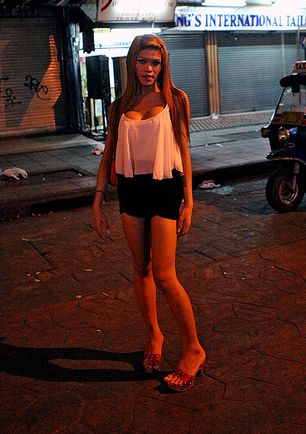 ladyboy+prostitute+in+bangkok.jpg