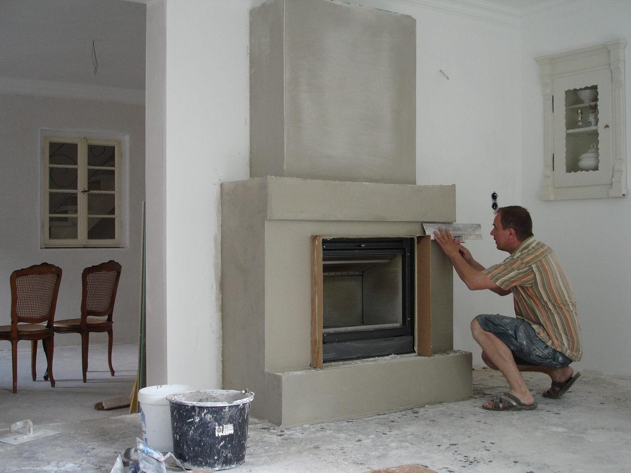 Ab aufs Land: Der Bau eines Kamins & Beton ciré