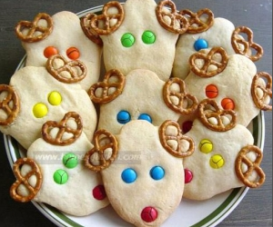 Cutest christmas cookie baking & decorating printables set From Mrs. to Mama: 20 Days of Christmas Crafts with Kids