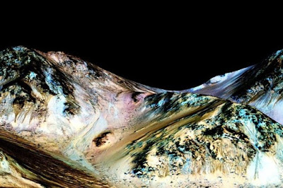 La NASA descubre agua líquida en Marte