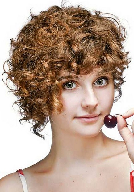 Short Hairstyles Ideas for Teenage Girls with Round Faces