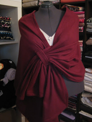 Simplicity 1098 Fleece Wrap www.sewplus.blogspot.com