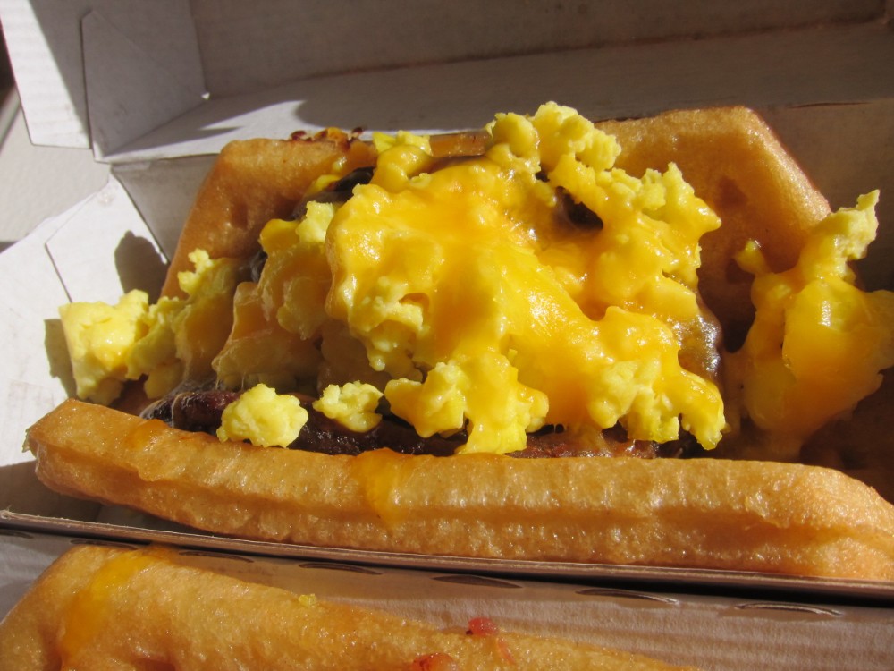 Review Taco Bell Waffle Taco Brand Eating