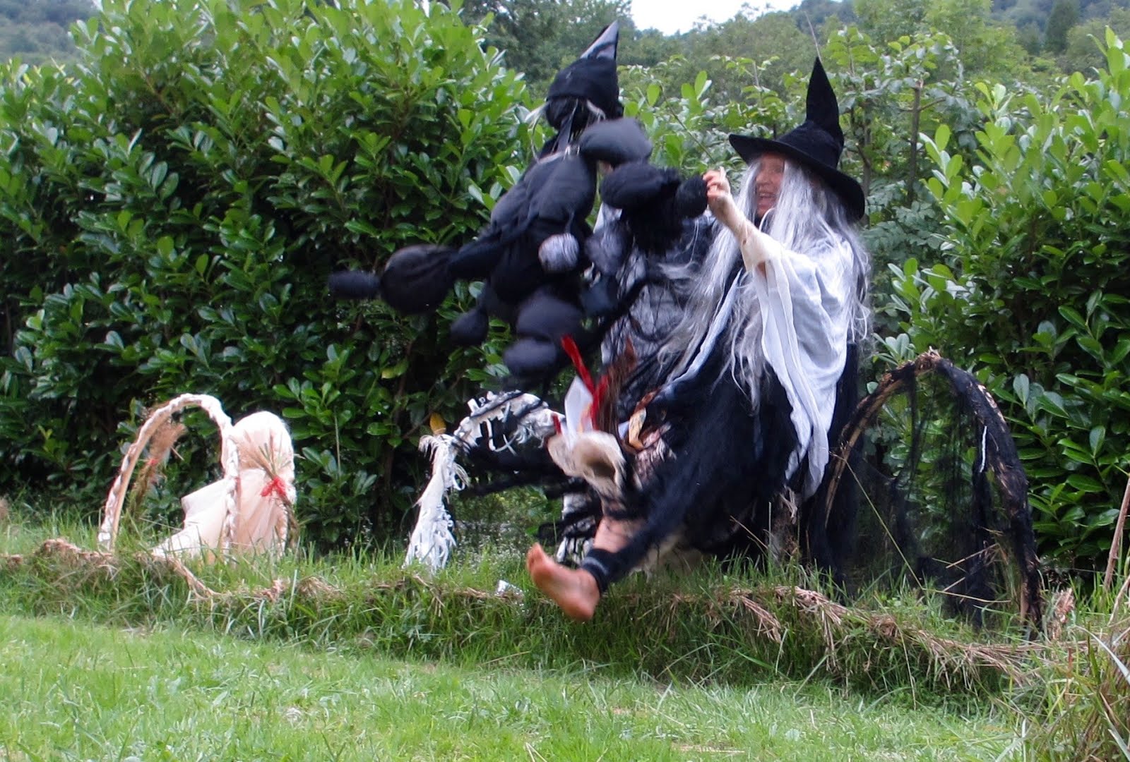 La sorcière "Échevelure" sera aussi présente dans le labyrinthe au mois d'août