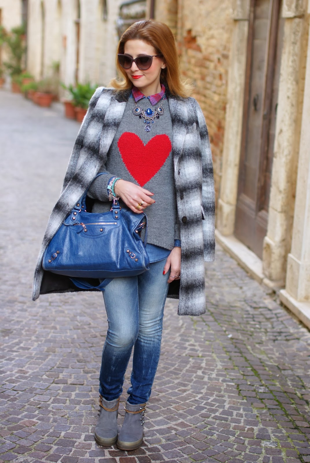 Zara checked coat, heart sweater, Balenciaga City cobalt blue, Ruco Line boots, Fashion and Cookies, fashion blogger
