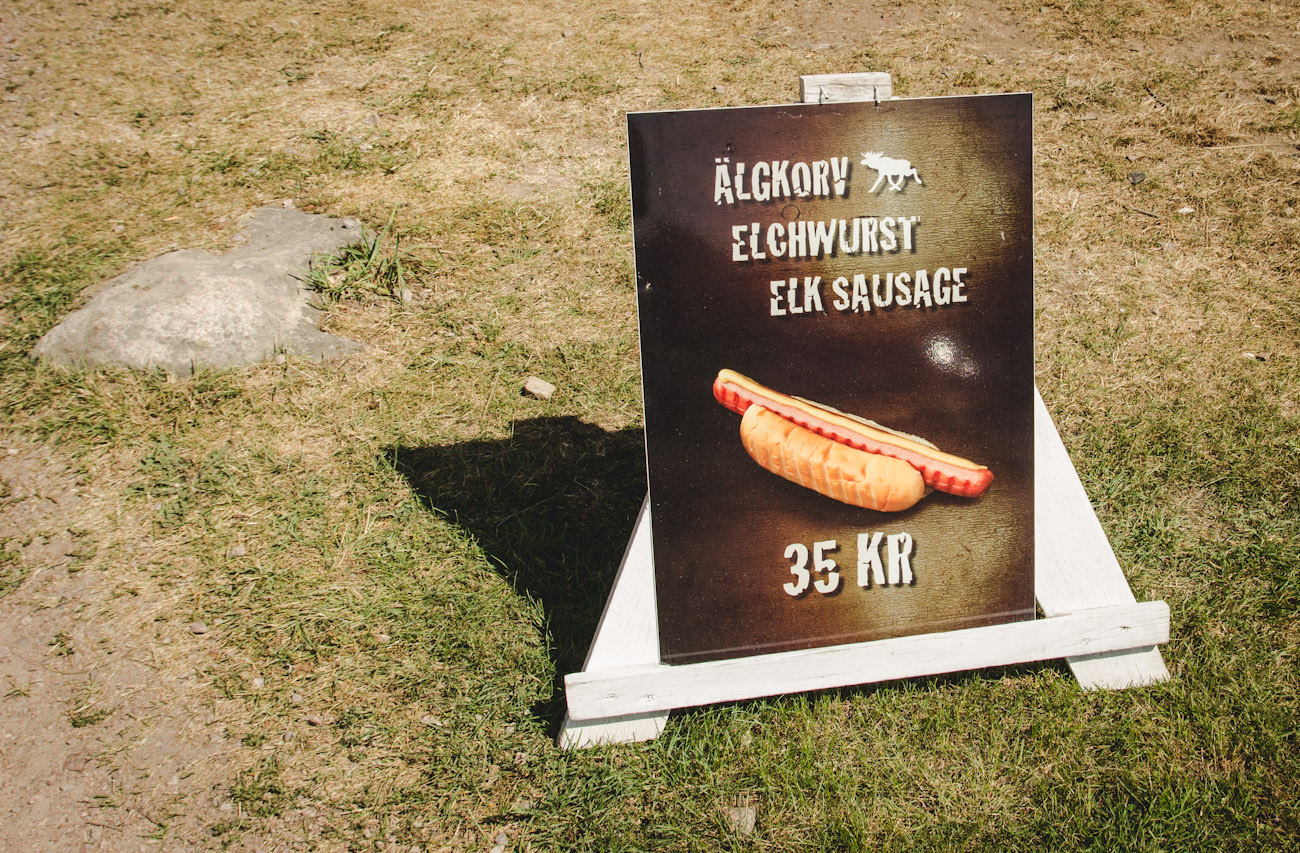 Werbeschild Elchwurst-Hotdog
