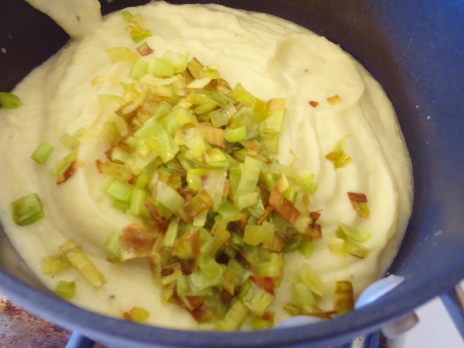 FIVE O'CLOCK FOOD Cauliflower Puree with Sauteed Leeks