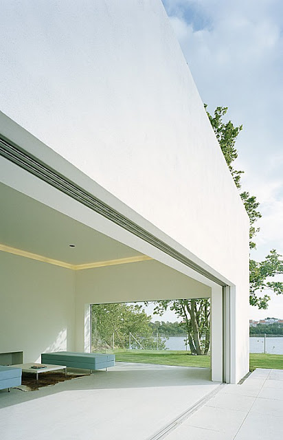 Moderna y minimalista casa de verano en Malmo, Suecia
