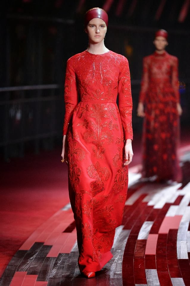 All About Van Cleef Arpels Santal Blanc