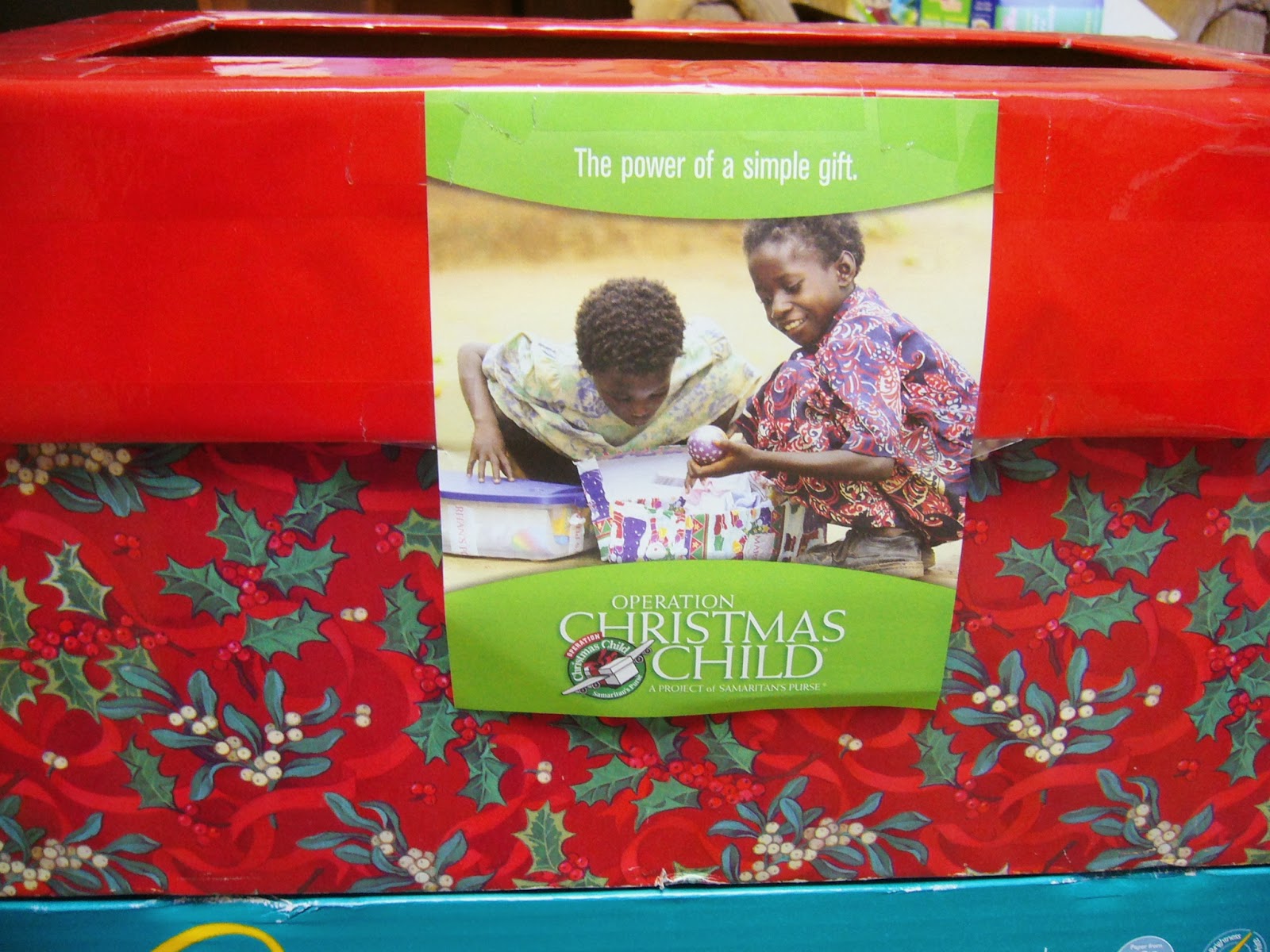 Simply Shoeboxes How to Make an Operation Christmas Child Shoebox