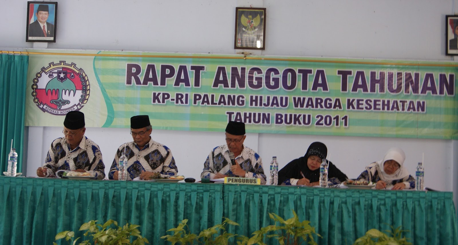 RAPAT ANGGOTA TAHUNAN (RAT) KOPERASI INDONESIA Syah Nova RAPAT ANGGOTA TAHUNAN (RAT) KOPERASI INDONESIA Syah Nova