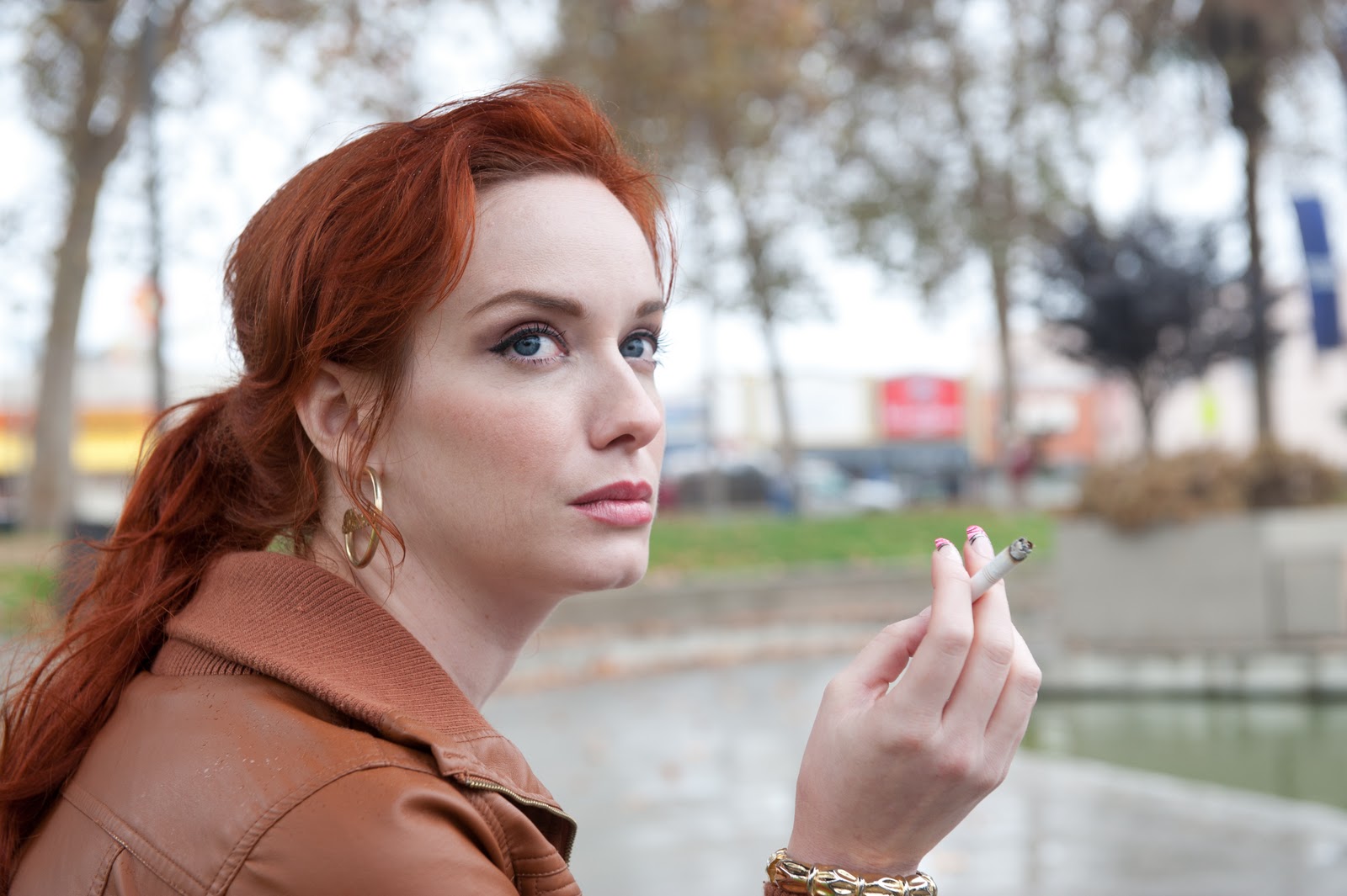 http://1.bp.blogspot.com/-YH4QfOIp8QM/ToHwBBLXucI/AAAAAAAABcM/Ohg9idPFgTE/s1600/Christina-Hendricks-Drive-movie-image.jpg