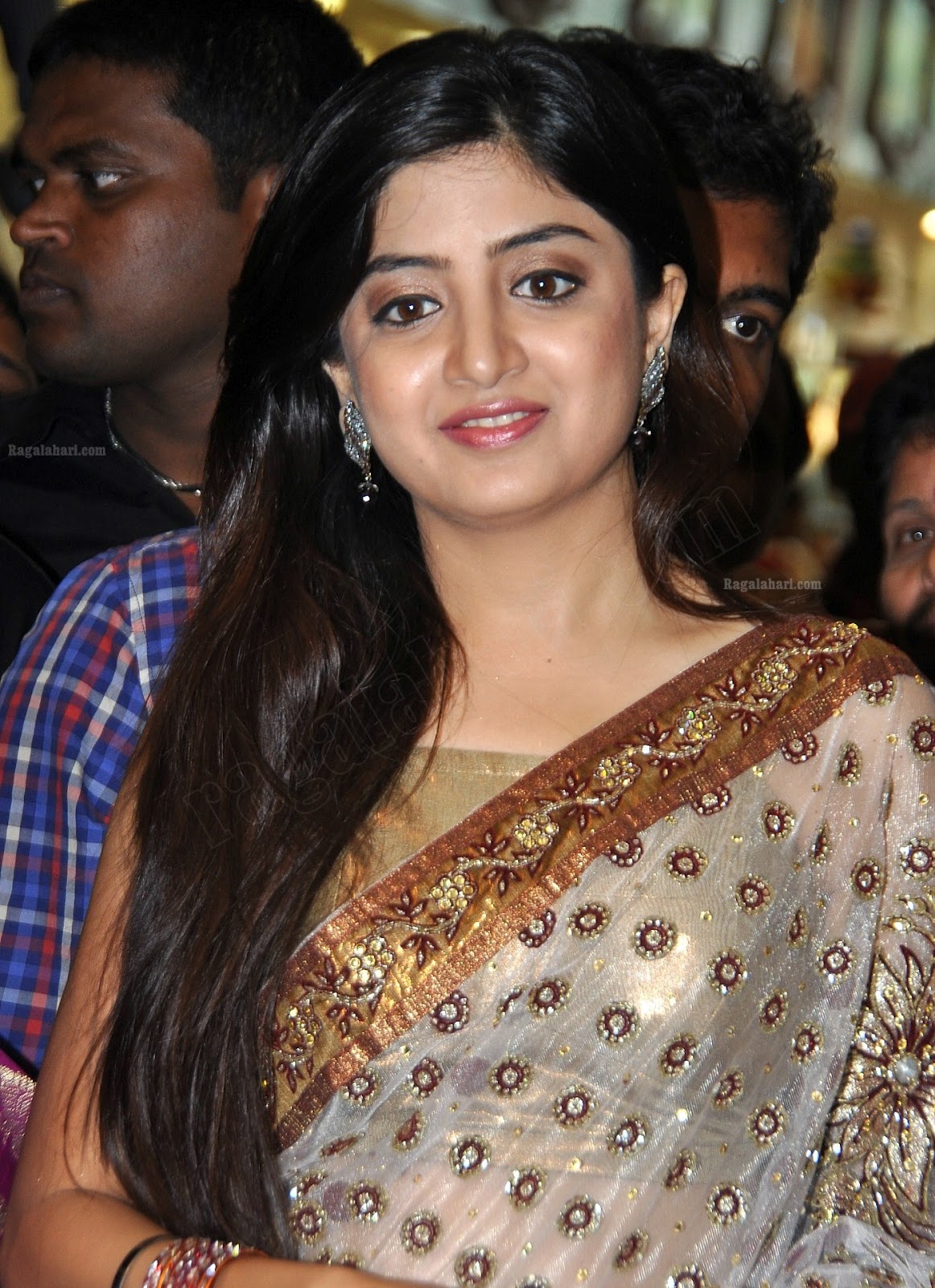 MY COUNTRY ACTRESS: HOT Actress Poonam Kaur in Saree