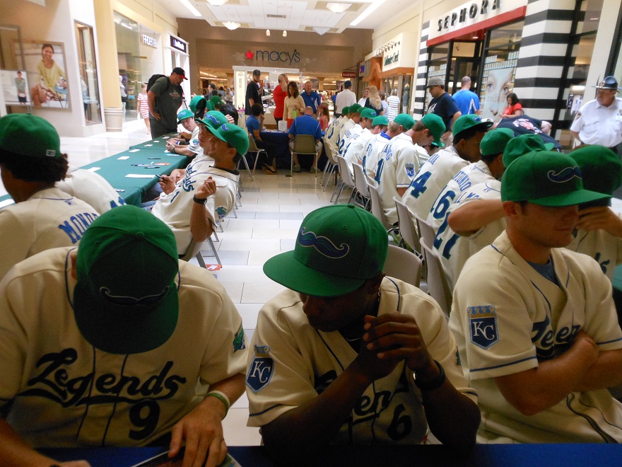 Kentucky Baseball Lexington Legends at the Mall!