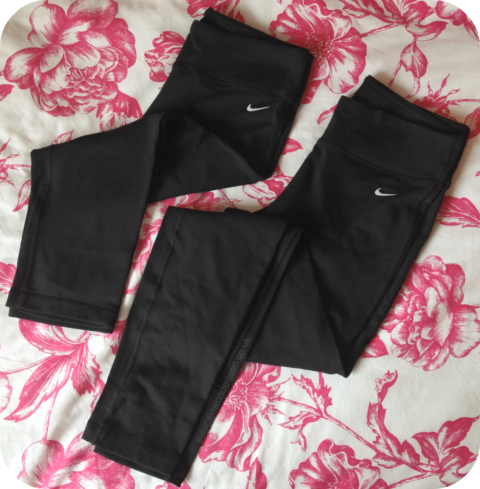 nike discounted clothes for women