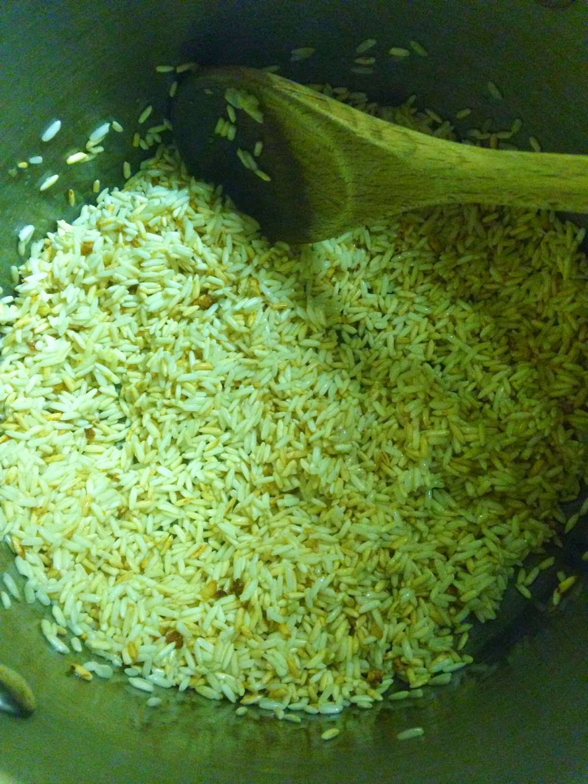 NonSticky Garlic Rice