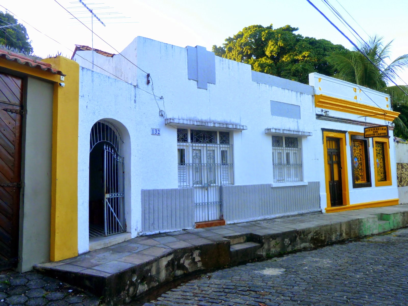 Casa na Rua 27 de Janeiro - a Rua da Pitombeira