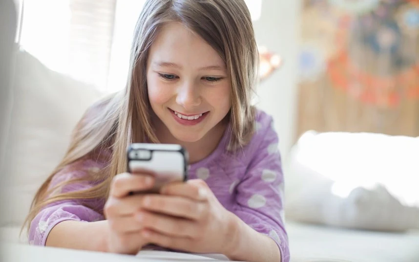 Trending Tweens: How Kids are Using Social Media - infographic